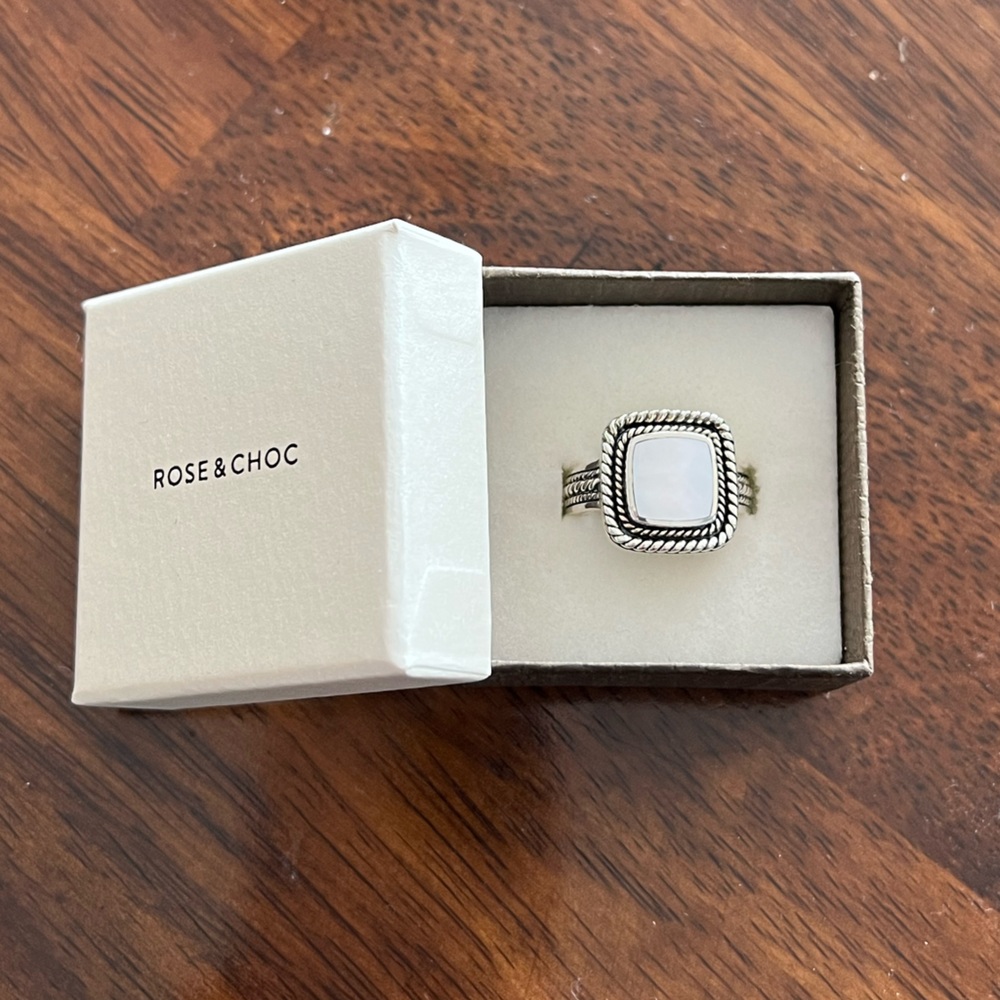 NWT Sterling Silver Mother of Pearl Statement Ring - Picture 3 of 4